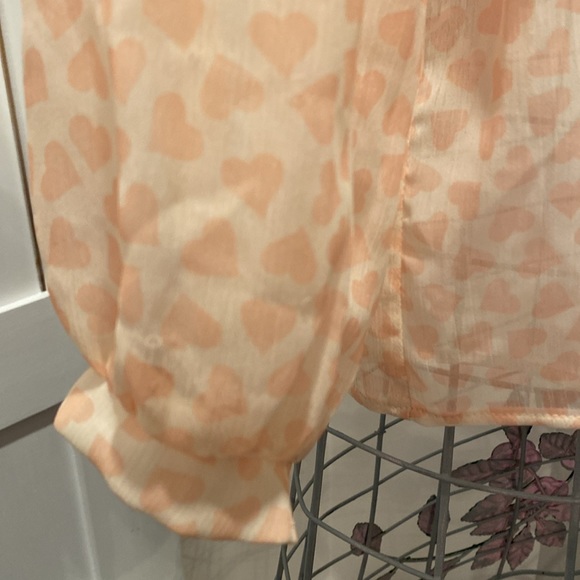 Heart blouse 🩷 - Picture 3 of 6